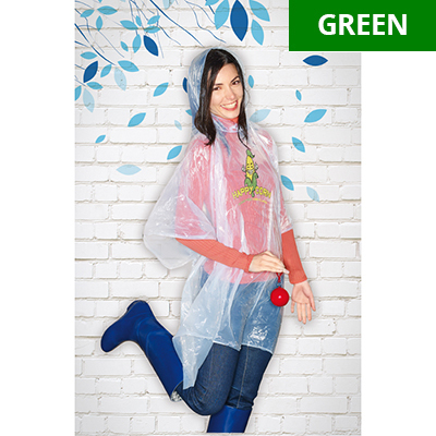 vrouw in poncho